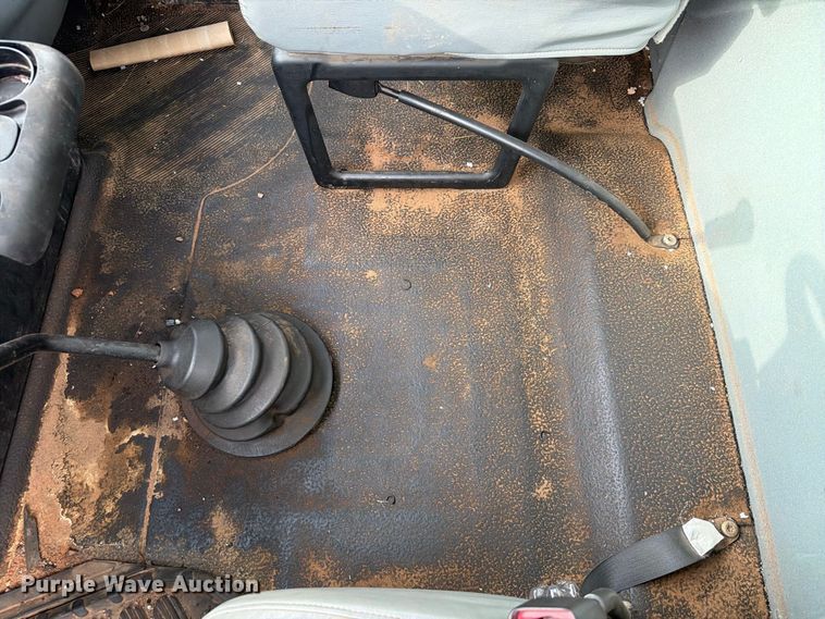 image for item EW7568 2007 International DuraStar 4400 utility / service truck