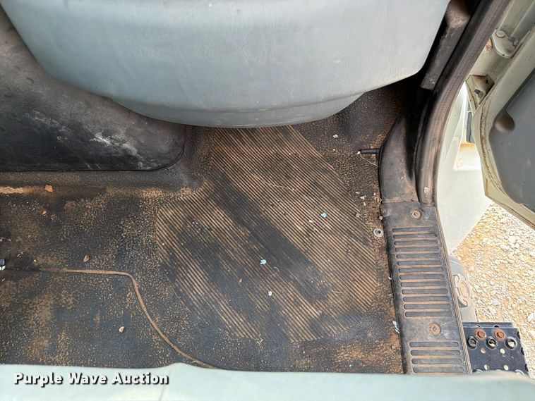 image for item EW7568 2007 International DuraStar 4400 utility / service truck