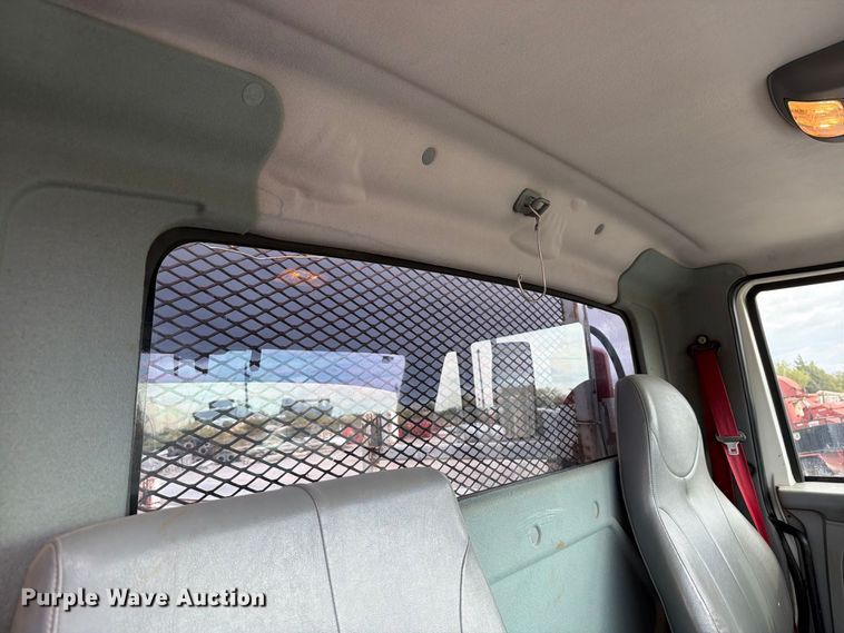 image for item EW7568 2007 International DuraStar 4400 utility / service truck