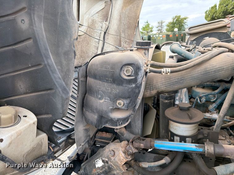 image for item EW7568 2007 International DuraStar 4400 utility / service truck