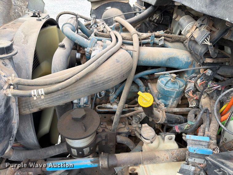 image for item EW7568 2007 International DuraStar 4400 utility / service truck