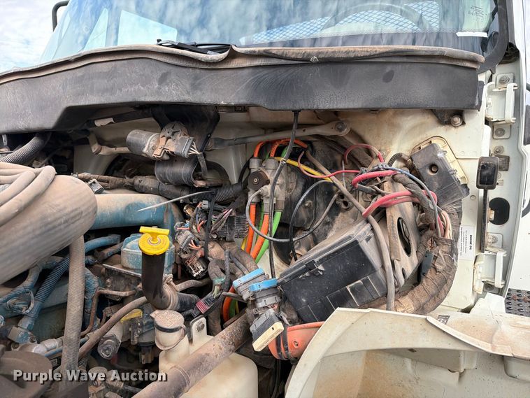 image for item EW7568 2007 International DuraStar 4400 utility / service truck