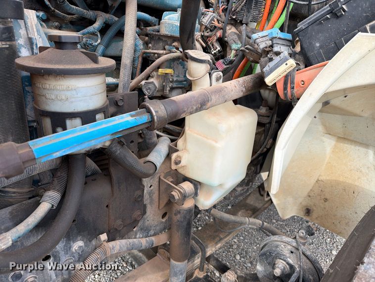 image for item EW7568 2007 International DuraStar 4400 utility / service truck