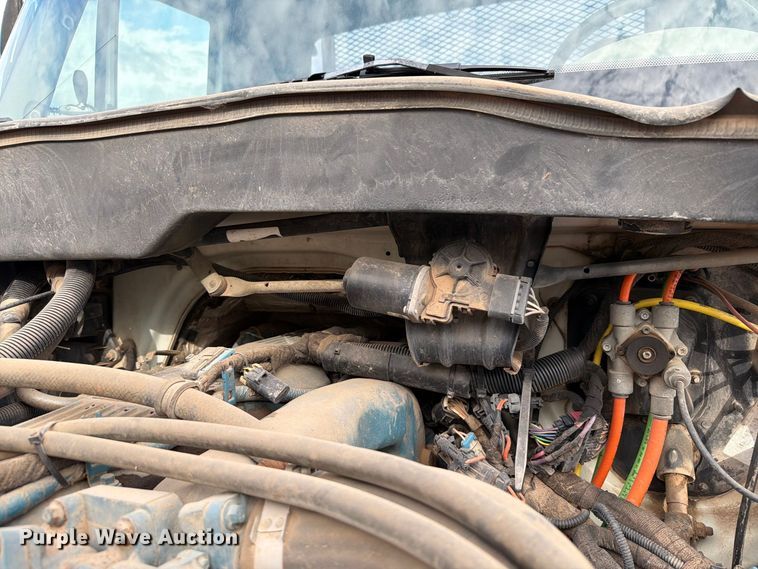 image for item EW7568 2007 International DuraStar 4400 utility / service truck