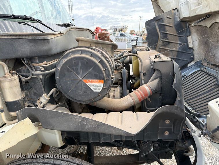 image for item EW7568 2007 International DuraStar 4400 utility / service truck