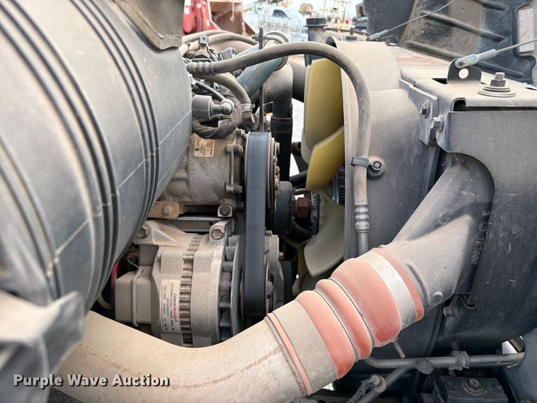 image for item EW7568 2007 International DuraStar 4400 utility / service truck