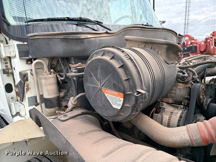 image for item EW7568 2007 International DuraStar 4400 utility / service truck