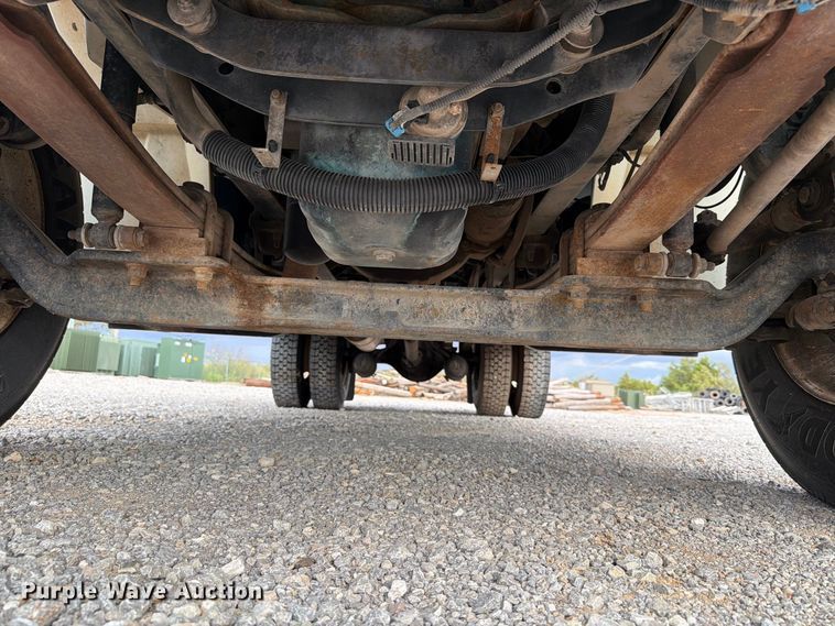image for item EW7568 2007 International DuraStar 4400 utility / service truck