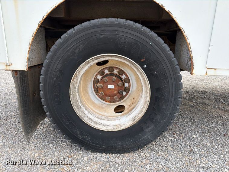 image for item EW7568 2007 International DuraStar 4400 utility / service truck