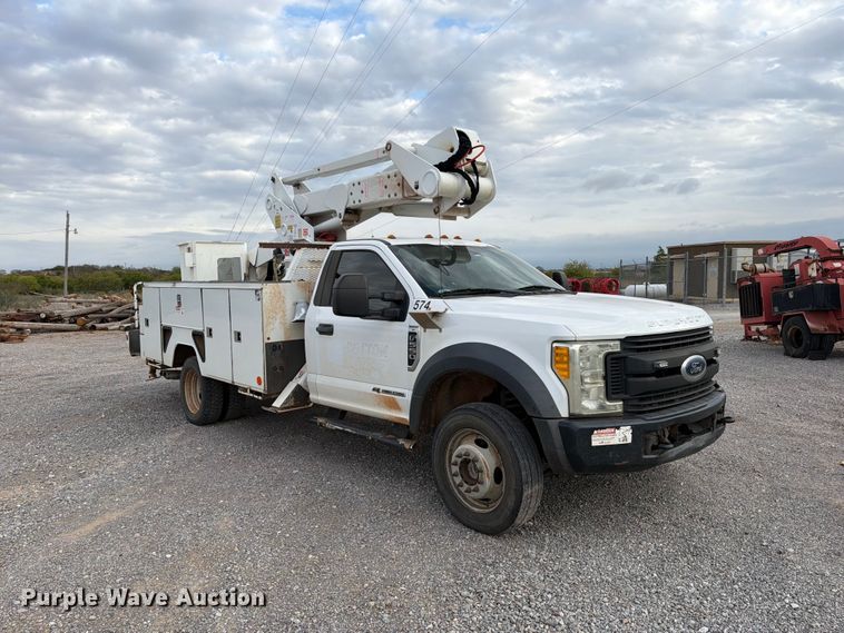 image for item EW7569 2017 Ford F550 Super Duty bucket truck