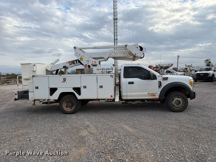image for item EW7569 2017 Ford F550 Super Duty bucket truck