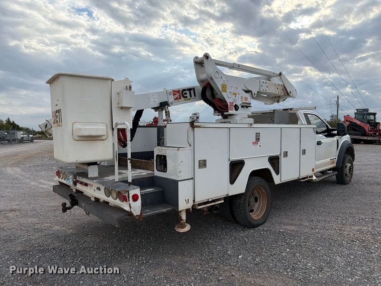 image for item EW7569 2017 Ford F550 Super Duty bucket truck