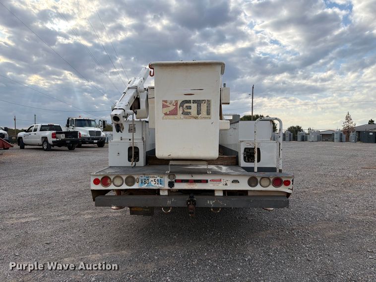 image for item EW7569 2017 Ford F550 Super Duty bucket truck