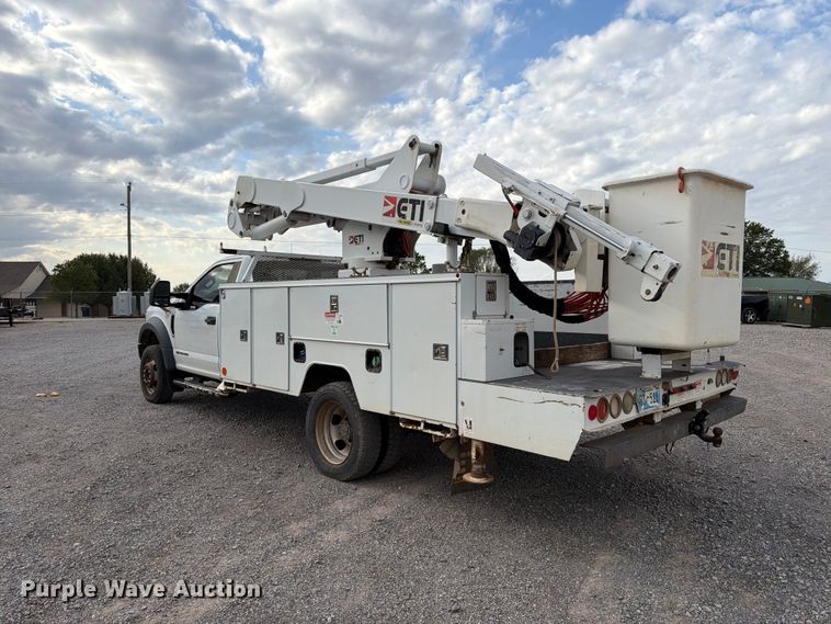 image for item EW7569 2017 Ford F550 Super Duty bucket truck