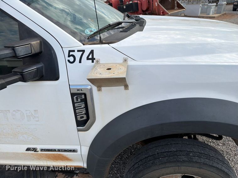 image for item EW7569 2017 Ford F550 Super Duty bucket truck