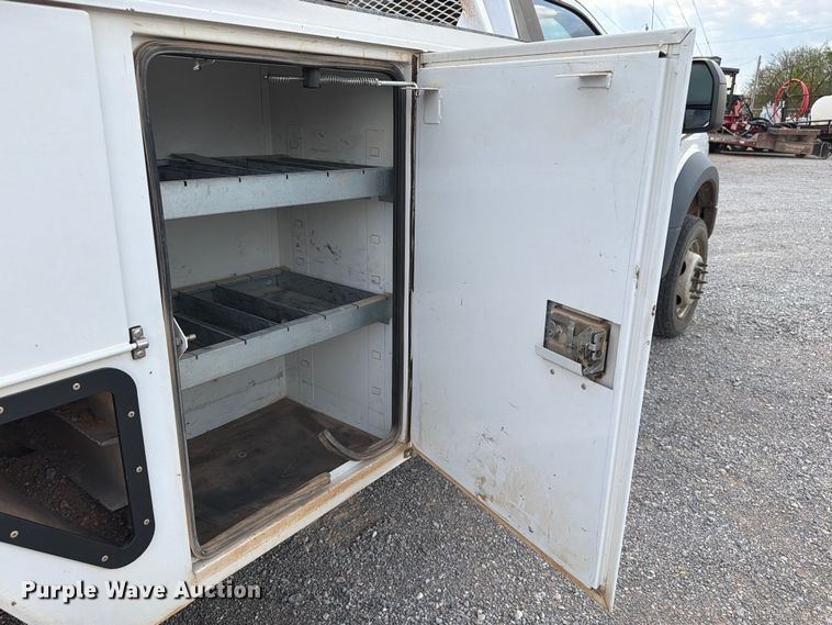 image for item EW7569 2017 Ford F550 Super Duty bucket truck