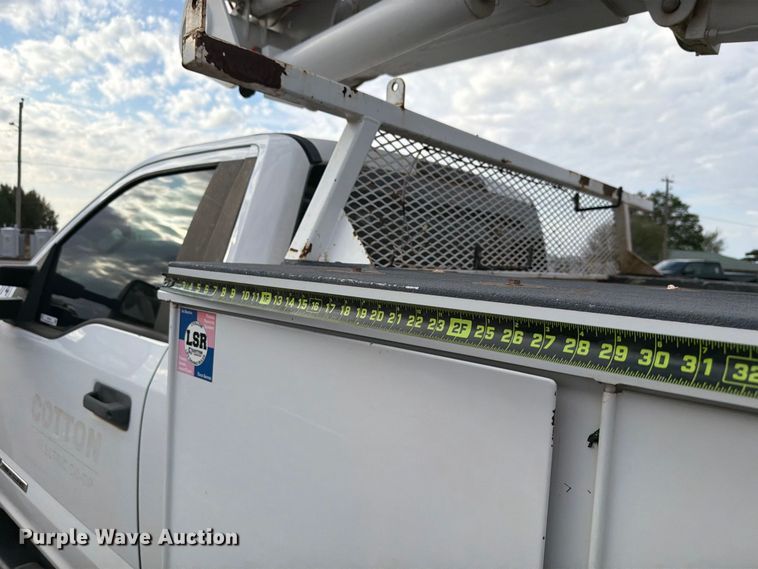 image for item EW7569 2017 Ford F550 Super Duty bucket truck