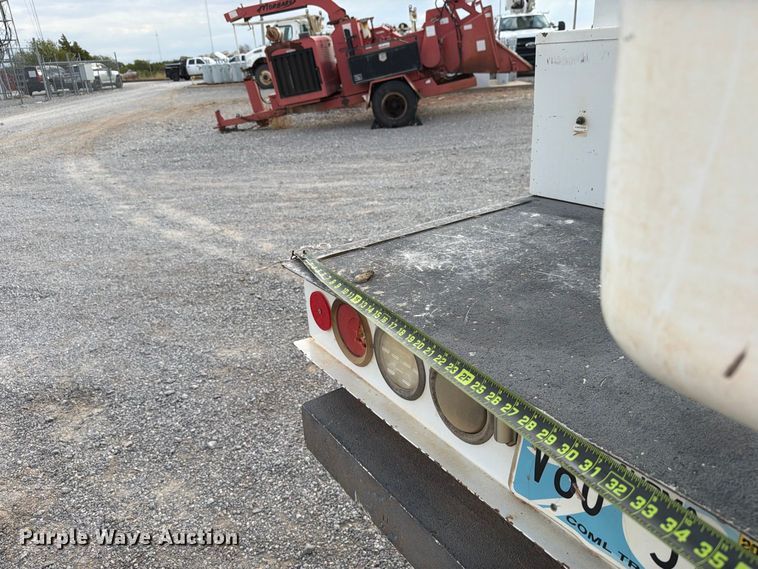 image for item EW7569 2017 Ford F550 Super Duty bucket truck
