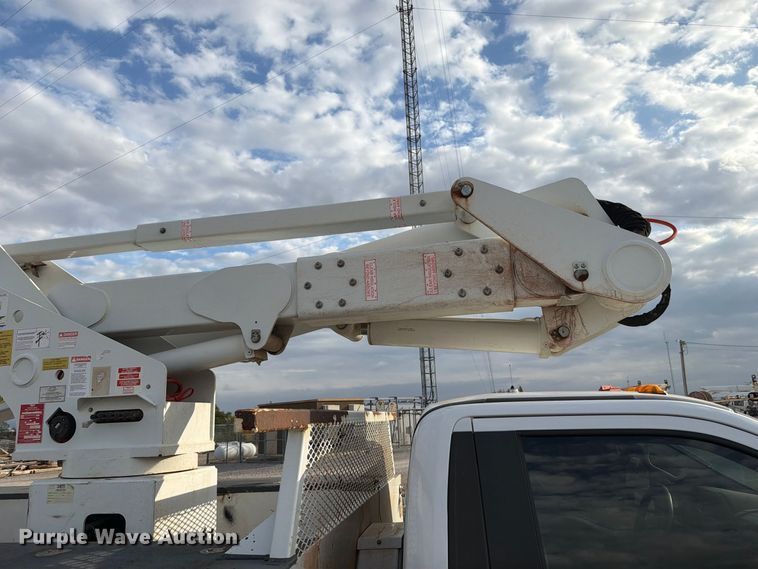image for item EW7569 2017 Ford F550 Super Duty bucket truck