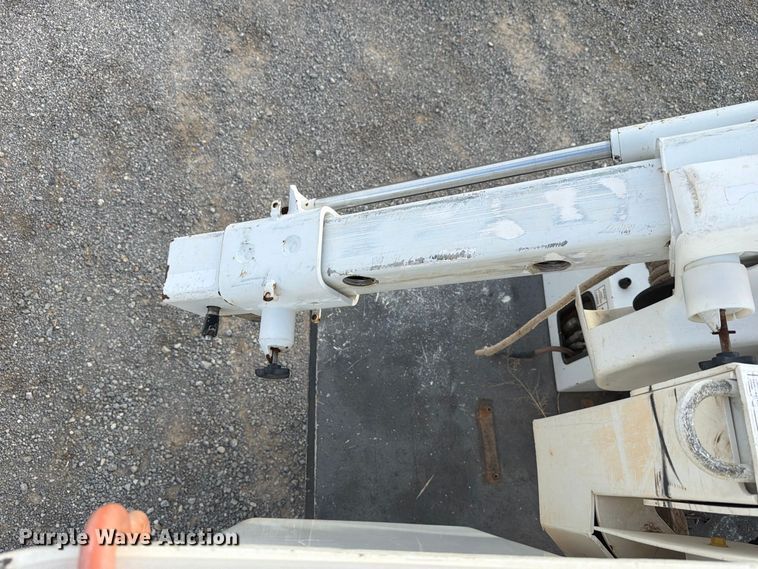 image for item EW7569 2017 Ford F550 Super Duty bucket truck
