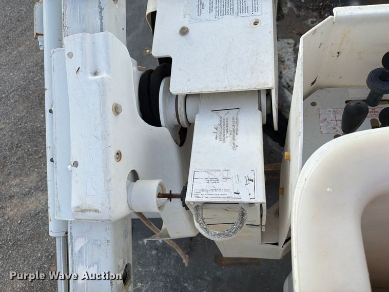 image for item EW7569 2017 Ford F550 Super Duty bucket truck