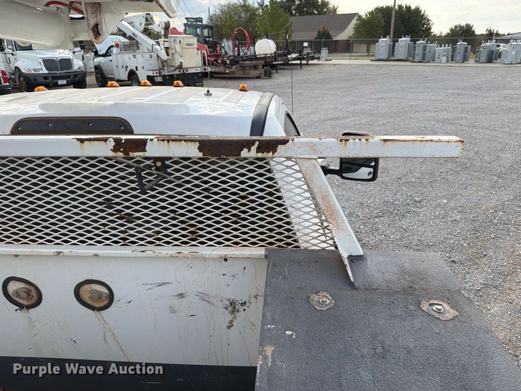 image for item EW7569 2017 Ford F550 Super Duty bucket truck