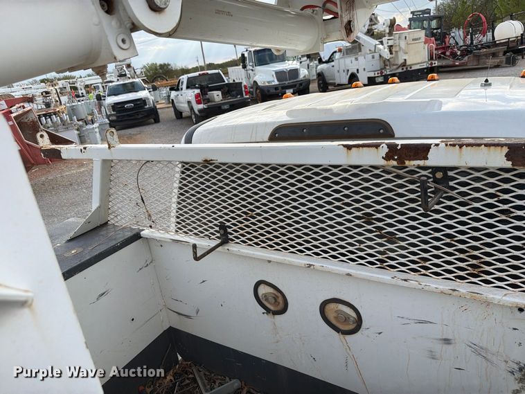 image for item EW7569 2017 Ford F550 Super Duty bucket truck