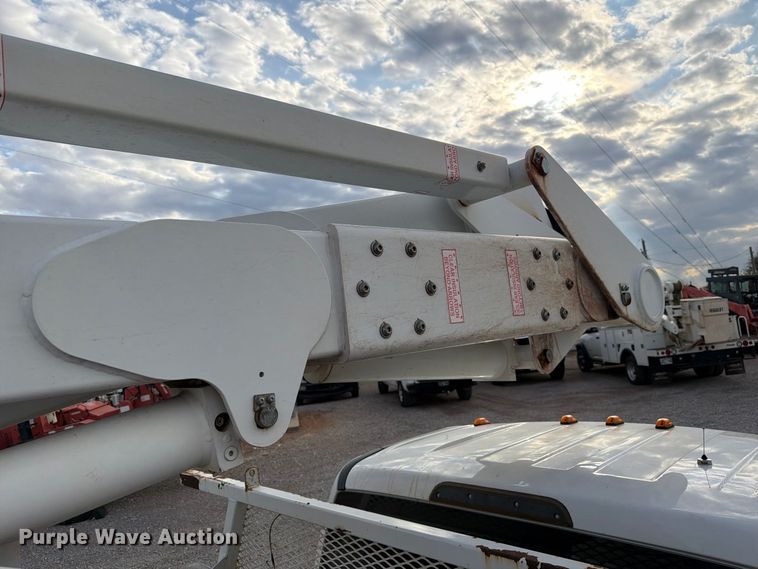 image for item EW7569 2017 Ford F550 Super Duty bucket truck