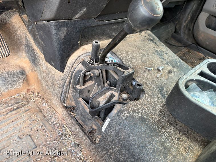 image for item EW7569 2017 Ford F550 Super Duty bucket truck