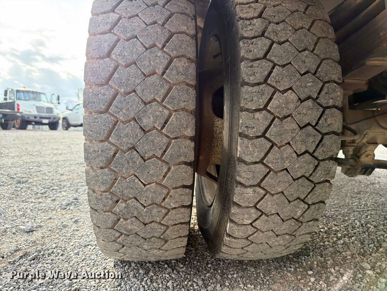 image for item EW7569 2017 Ford F550 Super Duty bucket truck