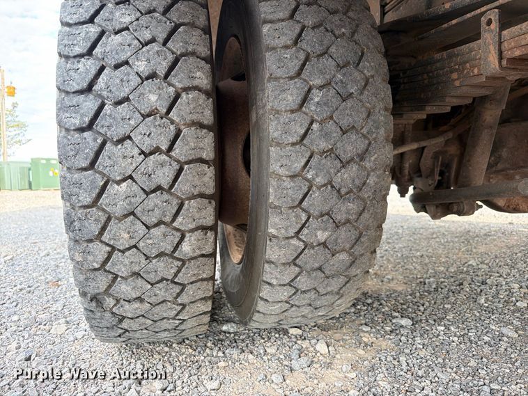 image for item EW7569 2017 Ford F550 Super Duty bucket truck