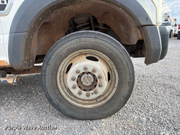 image for item EW7569 2017 Ford F550 Super Duty bucket truck