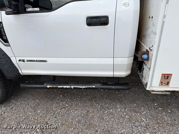 image for item EW7570 2017 Ford F550 Super Duty bucket truck