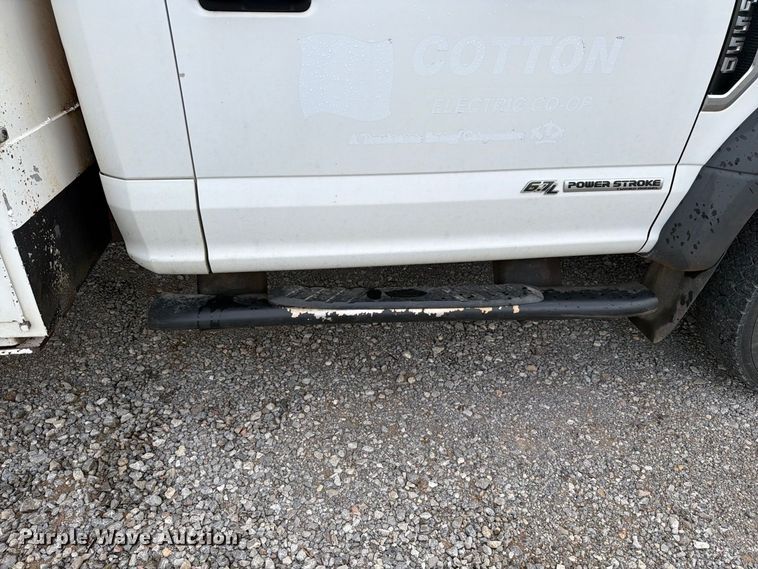 image for item EW7570 2017 Ford F550 Super Duty bucket truck