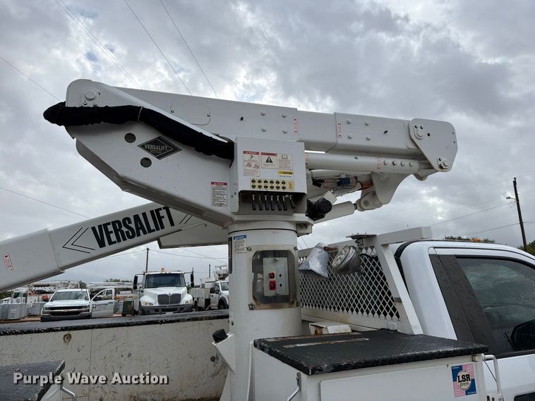 image for item EW7570 2017 Ford F550 Super Duty bucket truck