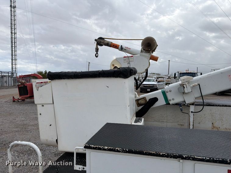 image for item EW7570 2017 Ford F550 Super Duty bucket truck