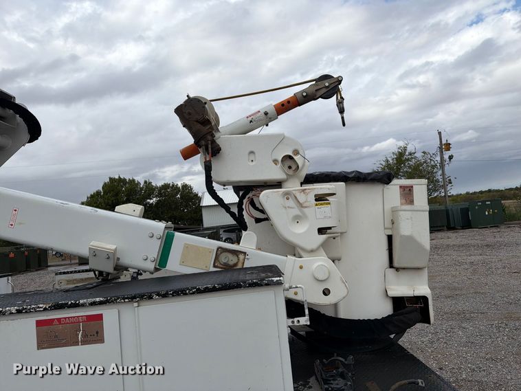image for item EW7570 2017 Ford F550 Super Duty bucket truck