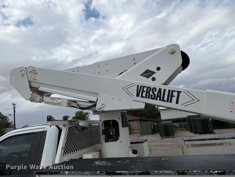 image for item EW7570 2017 Ford F550 Super Duty bucket truck