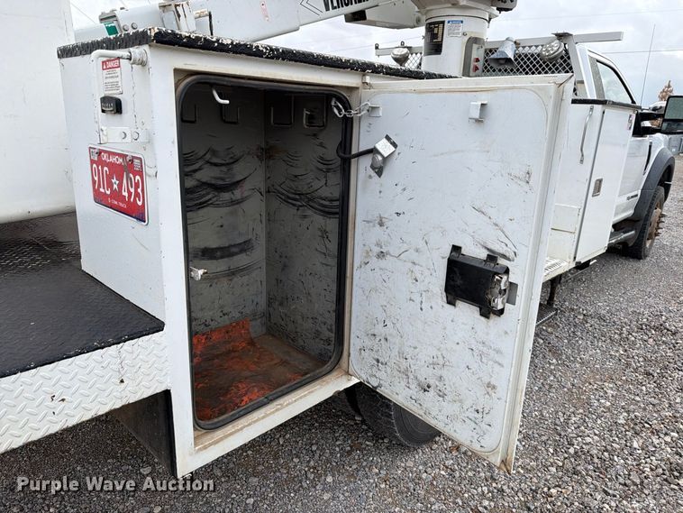 image for item EW7570 2017 Ford F550 Super Duty bucket truck