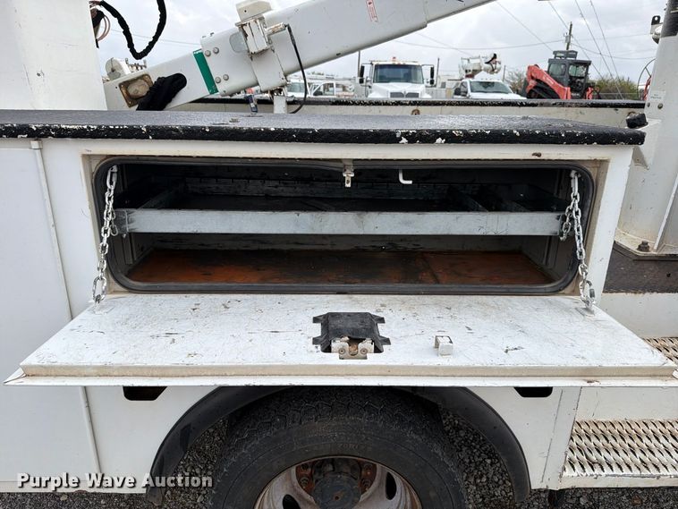 image for item EW7570 2017 Ford F550 Super Duty bucket truck