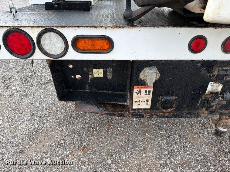 image for item EW7570 2017 Ford F550 Super Duty bucket truck