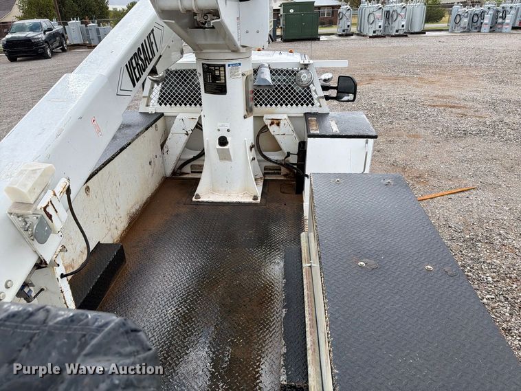 image for item EW7570 2017 Ford F550 Super Duty bucket truck
