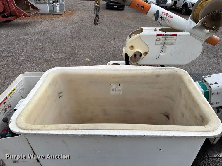 image for item EW7570 2017 Ford F550 Super Duty bucket truck