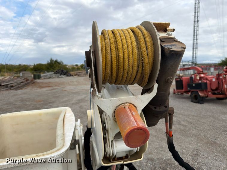 image for item EW7570 2017 Ford F550 Super Duty bucket truck