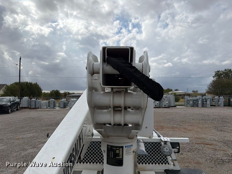 image for item EW7570 2017 Ford F550 Super Duty bucket truck