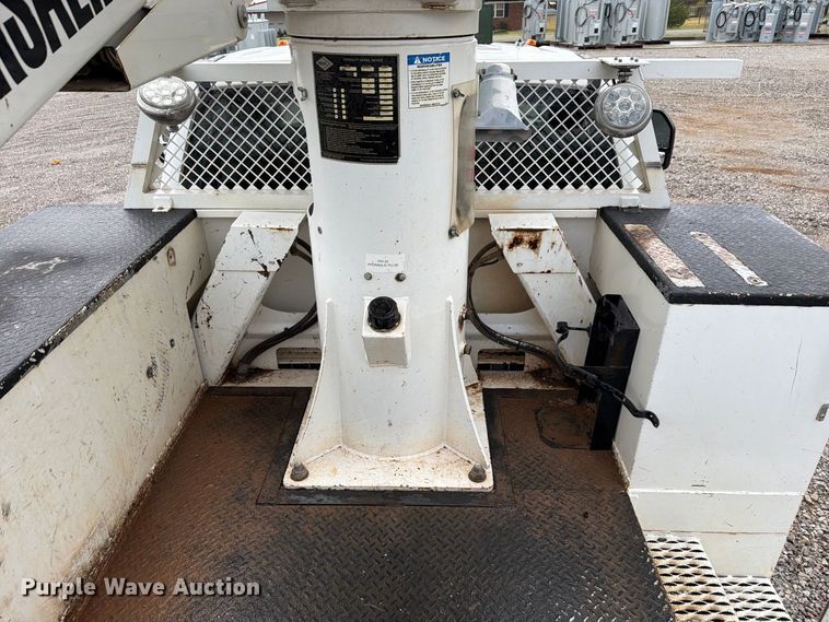 image for item EW7570 2017 Ford F550 Super Duty bucket truck