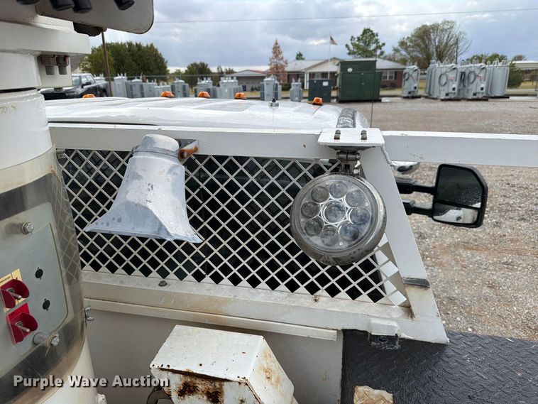 image for item EW7570 2017 Ford F550 Super Duty bucket truck
