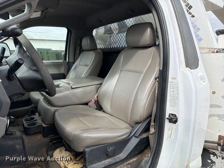 image for item EW7570 2017 Ford F550 Super Duty bucket truck