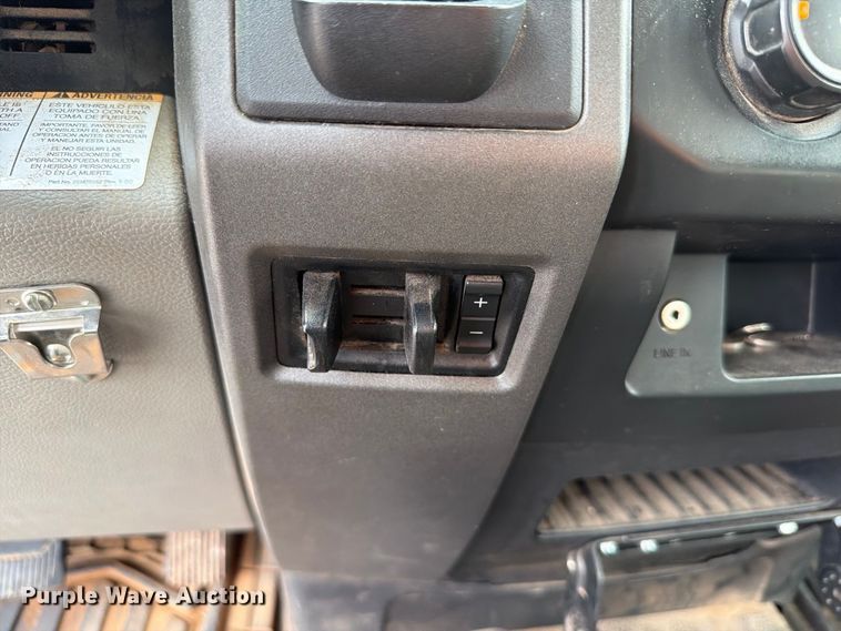image for item EW7570 2017 Ford F550 Super Duty bucket truck