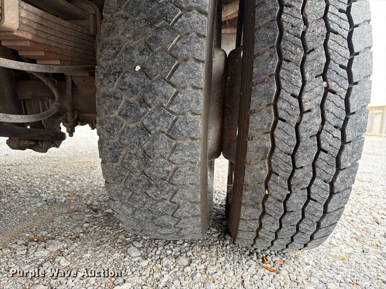 image for item EW7570 2017 Ford F550 Super Duty bucket truck